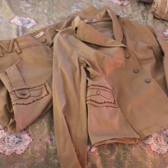 Mascara Jackets & Blazers - Two piece jacket Size 42 and cropped pants size 44 by Mascara